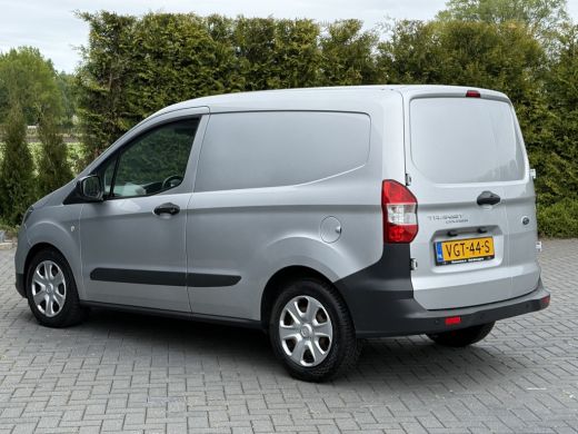 Ford Transit Courier 1.5 TDCI / 1e EIGENAAR / 23.338 KM!! / AIRCO / PDC / NAVI / DAB ActivLease financial lease