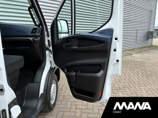 Iveco Daily 35S18 180pk 3.0L L2LH2 Hi-Matic Automaat Imperiaal Trekhaak Cruise Camera Climate Control ActivLease financial lease