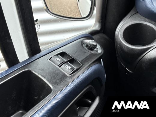 Iveco Daily 35S18 180pk 3.0L L2LH2 Hi-Matic Automaat Imperiaal Trekhaak Cruise Camera Climate Control ActivLease financial lease