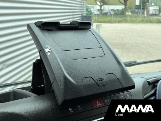 Iveco Daily 35S18 180pk 3.0L L2LH2 Hi-Matic Automaat Imperiaal Trekhaak Cruise Camera Climate Control ActivLease financial lease