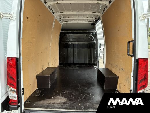 Iveco Daily 35S18 180pk 3.0L L2LH2 Hi-Matic Automaat Imperiaal Trekhaak Cruise Camera Climate Control ActivLease financial lease