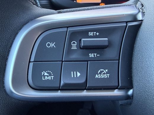 Jeep Avenger 100pk Altitude (Camera - Keyless Entry - Adaptieve Cruise Controle - Elektrische Klep - JBL - LED... ActivLease financial lease