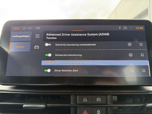Jeep Avenger 100pk Altitude (Elektrische Klep - JBL - Keyless Entry - Adaptieve Cruise Controle - LED - 17"inc... ActivLease financial lease