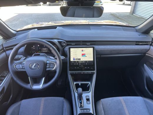 Lexus LBX 1.5 Hybrid Cool Advanced ActivLease financial lease