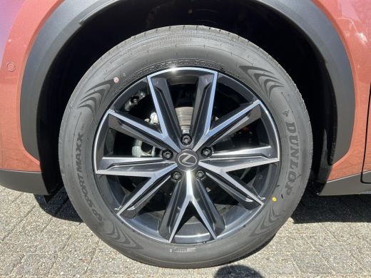 Lexus LBX 1.5 Hybrid Cool Advanced ActivLease financial lease