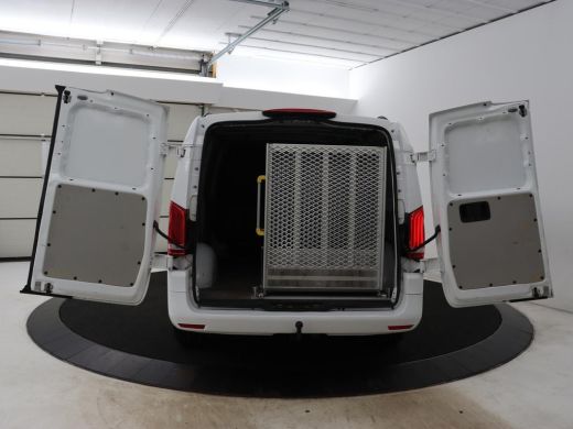 Mercedes-Benz Vito 114 CDI Extra Lang | Oprijplaat | Trekhaak | Camera | Stoelverwarming | 19'' | Cruise control | B... ActivLease financial lease