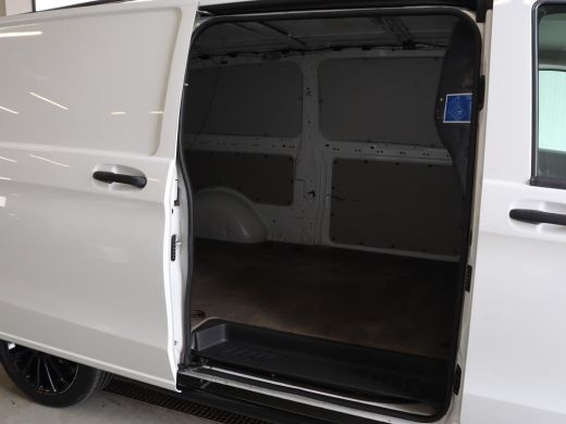 Mercedes-Benz Vito 114 CDI Extra Lang | Oprijplaat | Trekhaak | Camera | Stoelverwarming | 19'' | Cruise control | B... ActivLease financial lease