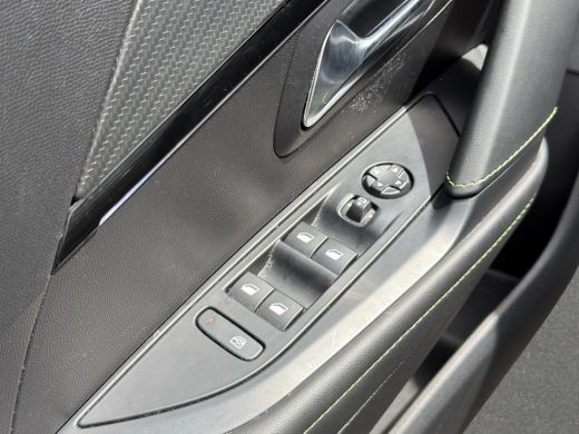 Peugeot 208 1.2 Hybrid 145 e-DCS6 GT Full LED | Keyless | Camera | Sfeerverlichting | Full map navigatie | Ca... ActivLease financial lease