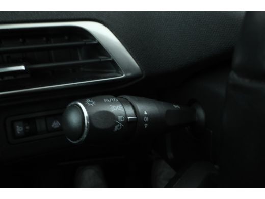 Peugeot 5008 1.5 BlueHDI Allure Pack Business 7 Persoons, Navigatie, Climate, trekhaak, ActivLease financial lease