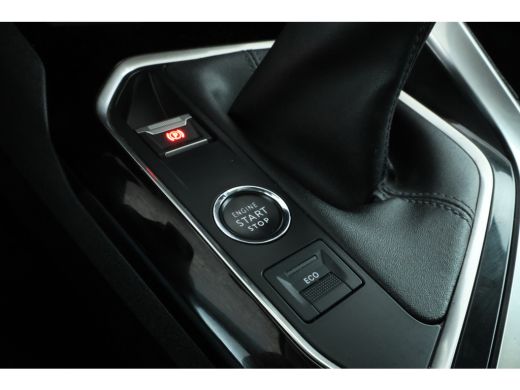 Peugeot 5008 1.5 BlueHDI Allure Pack Business 7 Persoons, Navigatie, Climate, trekhaak, ActivLease financial lease