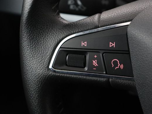 Seat Arona 1.0 TSI Style Intense | Carplay | Adaptive cruise | Camera | Navigatie | Side Assist | Climate co... ActivLease financial lease