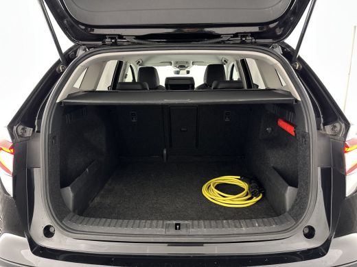 Skoda Enyaq iV 60 [ 3-Fase-11kW ] {SoH-88%} (INCL-BTW) *LEATHER-FABRIC | FULL-LED | DIGI-COCKPIT | CAMERA | KEYL... ActivLease financial lease
