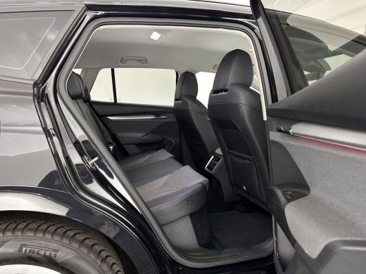 Skoda Enyaq iV 60 [ 3-Fase-11kW ] {SoH-88%} (INCL-BTW) *LEATHER-FABRIC | FULL-LED | DIGI-COCKPIT | CAMERA | KEYL... ActivLease financial lease
