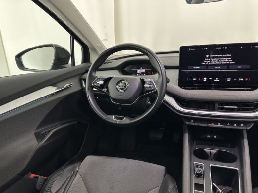 Skoda Enyaq iV 60 [ 3-Fase-11kW ] {SoH-88%} (INCL-BTW) *LEATHER-FABRIC | FULL-LED | DIGI-COCKPIT | CAMERA | KEYL... ActivLease financial lease