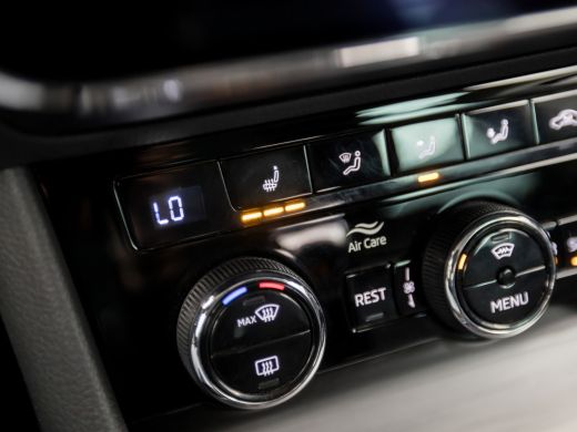 Skoda Superb Combi 1.4 TSI iV Business Sport 218Pk Automaat (VIRTUAL COCKPIT, APPLE CARPLAY, GROOT NAVI, MEMOR... ActivLease financial lease