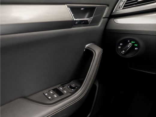 Skoda Superb Combi 1.4 TSI iV Business Sport 218Pk Automaat (VIRTUAL COCKPIT, APPLE CARPLAY, GROOT NAVI, MEMOR... ActivLease financial lease