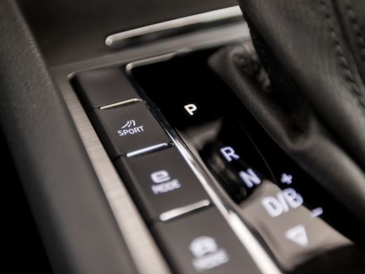 Skoda Superb Combi 1.4 TSI iV Business Sport 218Pk Automaat (VIRTUAL COCKPIT, APPLE CARPLAY, GROOT NAVI, MEMOR... ActivLease financial lease