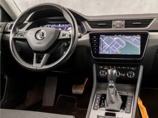 Skoda Superb Combi 1.4 TSI iV Business Sport 218Pk Automaat (VIRTUAL COCKPIT, APPLE CARPLAY, GROOT NAVI, MEMOR... ActivLease financial lease