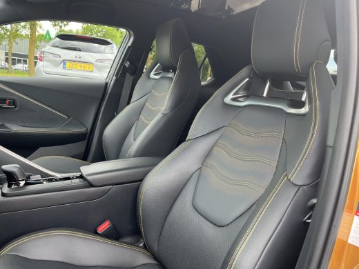 Toyota C-HR 2.0 Plug-in Hybrid 220 Premi&egrave;re Edition | All-in prijs | Automaat | Panoramadak | Adaptive cruise... ActivLease financial lease