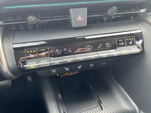 Toyota C-HR 2.0 Plug-in Hybrid 220 Premi&egrave;re Edition | All-in prijs | Automaat | Panoramadak | Adaptive cruise... ActivLease financial lease