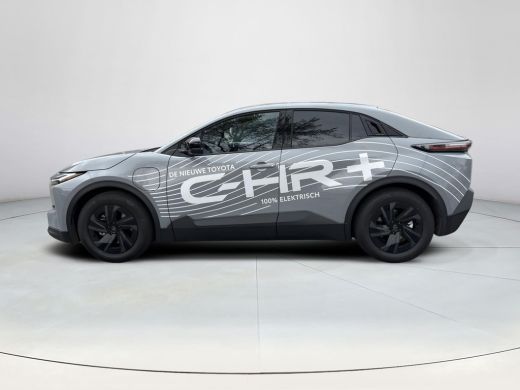 Toyota C-HR+ First Edition 77 kWh **STUURVERWARMING/ DODEHOEK DETECTIE/ ELEKTRONISCHE ACHTERKLEP** ActivLease financial lease