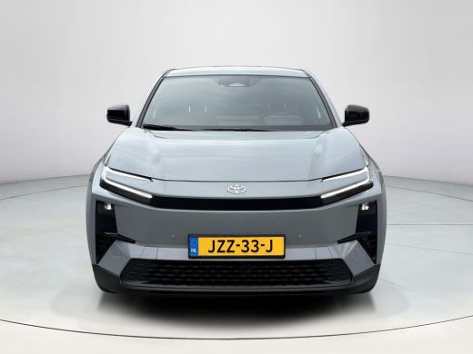 Toyota C-HR+ First Edition 77 kWh **STUURVERWARMING/ DODEHOEK DETECTIE/ ELEKTRONISCHE ACHTERKLEP** ActivLease financial lease
