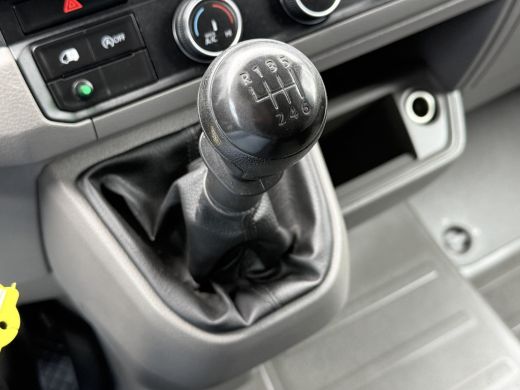 Volkswagen Crafter 2.0 TDI 141 PK / L3H3 / 1e EIGENAAR / ZEER NETJES !! / AIRCO / CRUISE / ERGO GEVEERDE STOEL ActivLease financial lease