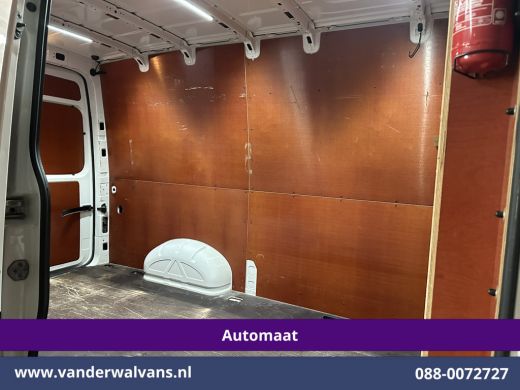 Volkswagen Crafter 2.0 TDI 141pk Automaat L3H3 L2H2 Euro6 Airco | Camera | Navigatie | 3000kg Trekhaak | Imperiaal |... ActivLease financial lease