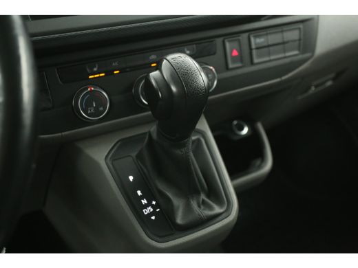 Volkswagen Transporter 2.0 TDI L2H1 150PK | Aut. | Airco | Cruise | Camera | Carplay | Trekhaak | 2xSchuifdeur ActivLease financial lease