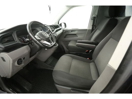 Volkswagen Transporter 2.0 TDI L2H1 150PK | Aut. | Airco | Cruise | Camera | Carplay | Trekhaak | 2xSchuifdeur ActivLease financial lease