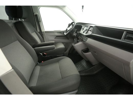 Volkswagen Transporter 2.0 TDI L2H1 150PK | Aut. | Airco | Cruise | Camera | Carplay | Trekhaak | 2xSchuifdeur ActivLease financial lease