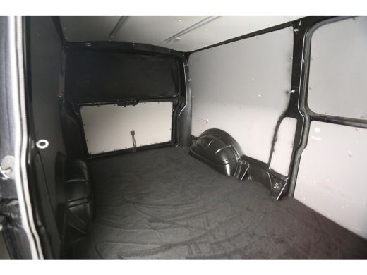 Volkswagen Transporter 2.0 TDI L2H1 150PK | Aut. | Airco | Cruise | Camera | Carplay | Trekhaak | 2xSchuifdeur ActivLease financial lease