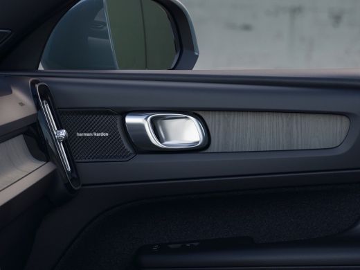 Volvo  XC40 2.0 B3 Core Business Edition | Charcoal hemelbekleding | Draadloze telefoonlader | Driver Assist ActivLease financial lease