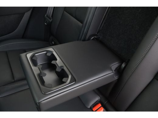 Volvo  XC40 2.0 B3 Core Business Edition | Verwarmbare Achterbank | Driver Assist | ActivLease financial lease