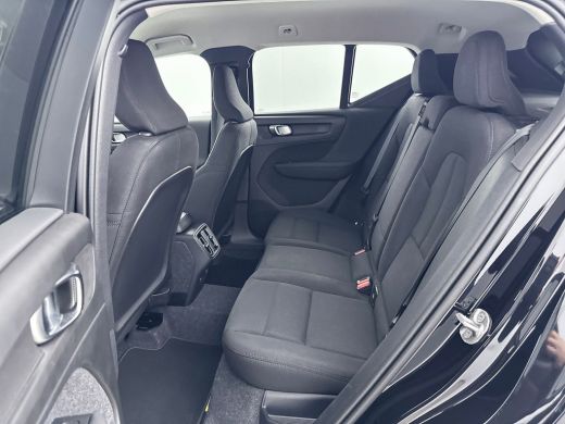 Volvo  XC40 B3 Essential | 17" | Google | Adaptieve Cruise | BLIS | Parkeercamera | Getint glas | Parkeersens... ActivLease financial lease