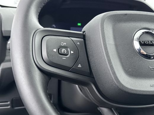 Volvo  XC40 B3 Essential | 17" | Google | Adaptieve Cruise | BLIS | Parkeercamera | Getint glas | Parkeersens... ActivLease financial lease