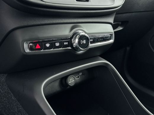 Volvo  XC40 B3 Essential | 17" | Google | Adaptieve Cruise | BLIS | Parkeercamera | Getint glas | Parkeersens... ActivLease financial lease