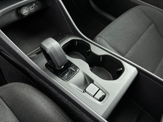 Volvo  XC40 B3 Essential | 17" | Google | Adaptieve Cruise | BLIS | Parkeercamera | Getint glas | Parkeersens... ActivLease financial lease