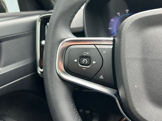Volvo  XC40 Recharge Core 70 kWh | Warmtepomp | Stoel & stuurverwarming | Trekhaak | Camera | Cruise Control ... ActivLease financial lease