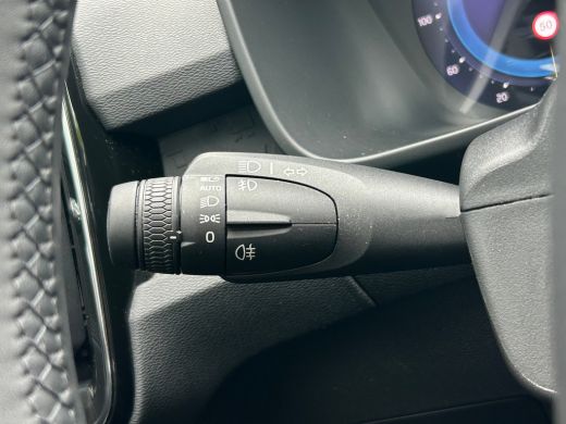 Volvo  XC40 Recharge Core 70 kWh | Warmtepomp | Stoel & stuurverwarming | Trekhaak | Camera | Cruise Control ... ActivLease financial lease