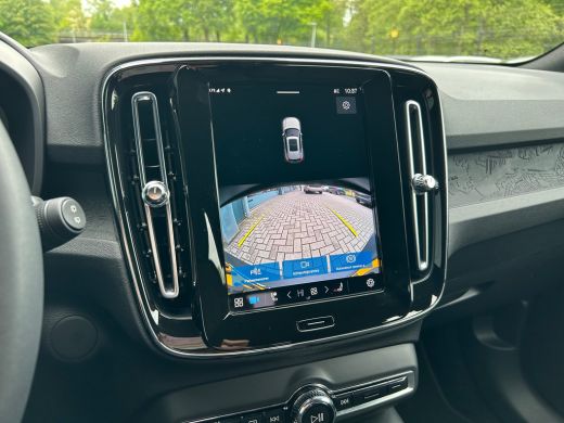 Volvo  XC40 Recharge Core 70 kWh | Warmtepomp | Stoel & stuurverwarming | Trekhaak | Camera | Cruise Control ... ActivLease financial lease