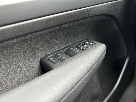 Volvo  XC40 Recharge Core 70 kWh | Warmtepomp | Stoel & stuurverwarming | Trekhaak | Camera | Cruise Control ... ActivLease financial lease