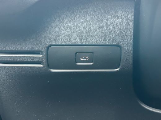 Volvo  XC40 Recharge Core 70 kWh | Warmtepomp | Stoel & stuurverwarming | Trekhaak | Camera | Cruise Control ... ActivLease financial lease