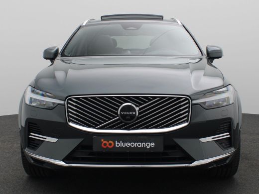 Volvo  XC60 2.0 T6 Plug-in hybrid AWD Ultra Executive Edition Panoramadak, Trekhaak, 22"LM Velgen, Head-Up Di... ActivLease financial lease