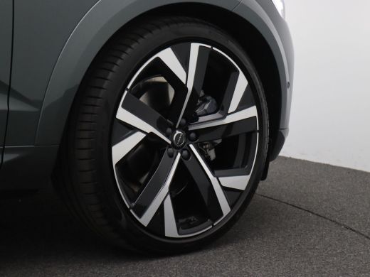 Volvo  XC60 2.0 T6 Plug-in hybrid AWD Ultra Executive Edition Panoramadak, Trekhaak, 22"LM Velgen, Head-Up Di... ActivLease financial lease