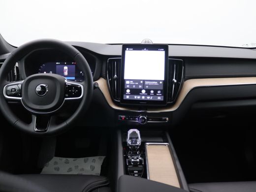 Volvo  XC60 2.0 T6 Plug-in hybrid AWD Ultra Executive Edition Panoramadak, Trekhaak, 22"LM Velgen, Head-Up Di... ActivLease financial lease
