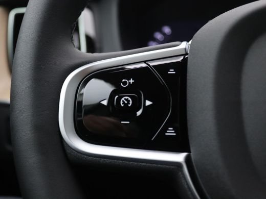 Volvo  XC60 2.0 T6 Plug-in hybrid AWD Ultra Executive Edition Panoramadak, Trekhaak, 22"LM Velgen, Head-Up Di... ActivLease financial lease