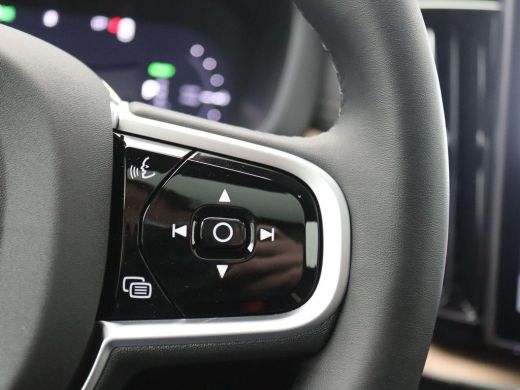Volvo  XC60 2.0 T6 Plug-in hybrid AWD Ultra Executive Edition Panoramadak, Trekhaak, 22"LM Velgen, Head-Up Di... ActivLease financial lease