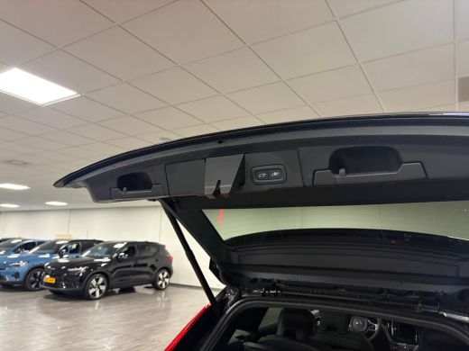 Volvo  XC60 T8 AWD Recharge Ultra Black Edition | Luchtvering | Trekhaak | 360&deg; Camera | 455pk | Head-Up Disp... ActivLease financial lease