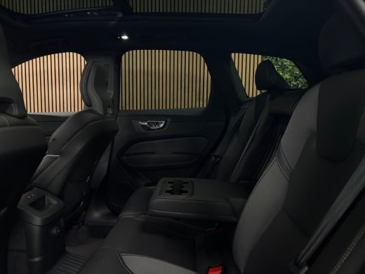 Volvo  XC60 T8 AWD Recharge Ultra Black Edition | Luchtvering | Trekhaak | 360&deg; Camera | 455pk | Head-Up Disp... ActivLease financial lease